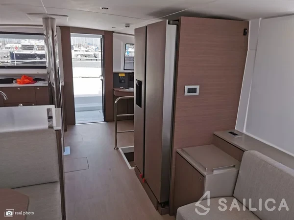 Bali 4.6 - Yacht Charter Sailica