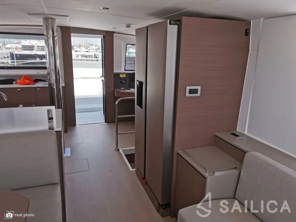 Bali 4.6 - Yacht Charter Sailica