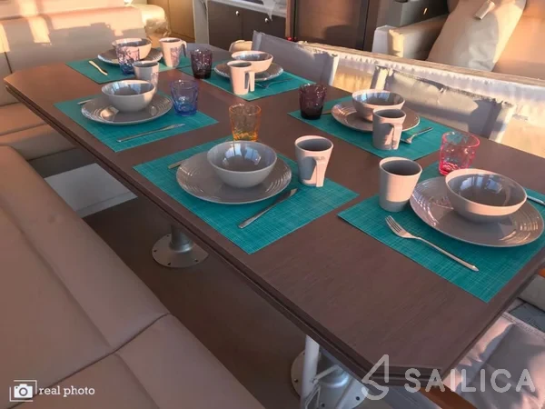 Bali 4.6 - Yacht Charter Sailica