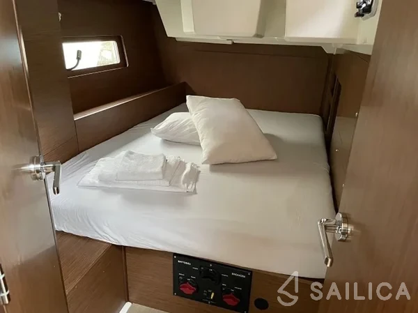 Oceanis 46.1 - Yacht Charter Sailica