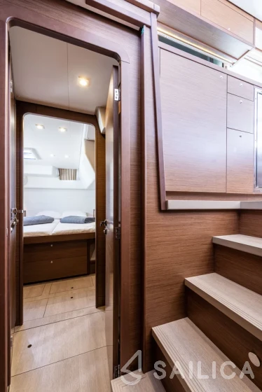 Lagoon 450  Flybridge - Yacht Charter Sailica