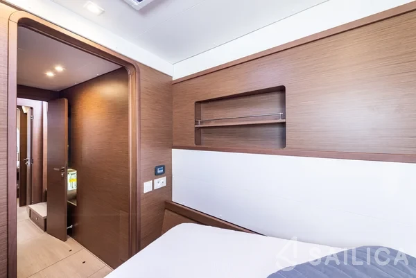 Lagoon 450  Flybridge - Yacht Charter Sailica