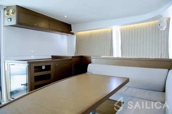Lagoon 42 - Yacht Charter Sailica
