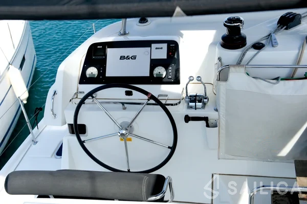 Lagoon 42 - Yacht Charter Sailica