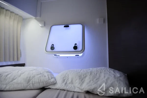 Lagoon 42 - Yacht Charter Sailica