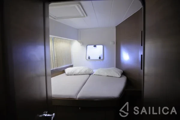 Lagoon 42 - Yacht Charter Sailica