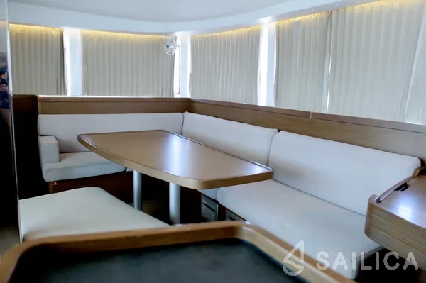 Lagoon 42 - Yacht Charter Sailica