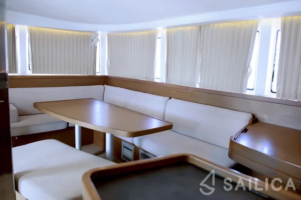 Lagoon 42 - Yacht Charter Sailica