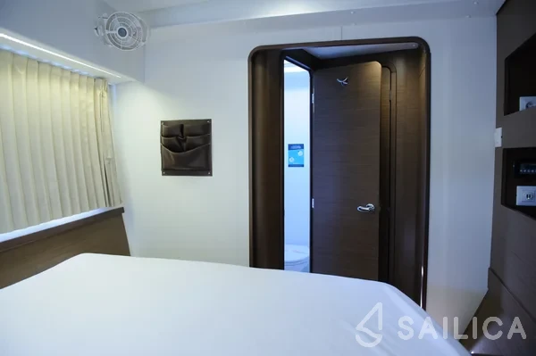 Lagoon 42 - Yacht Charter Sailica