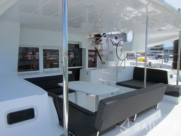 Lagoon 450 - Yacht Charter Sailica