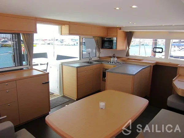 Lagoon 450 - Yacht Charter Sailica