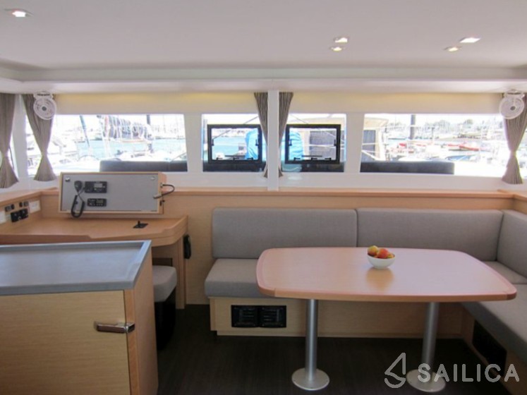 Lagoon 450 - Yacht Charter Sailica