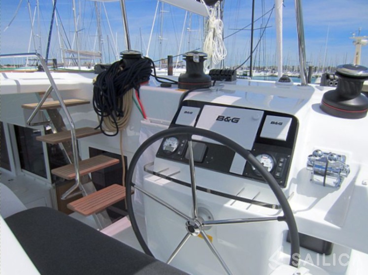 Lagoon 450 - Yacht Charter Sailica