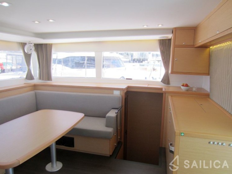 Lagoon 450 - Yacht Charter Sailica