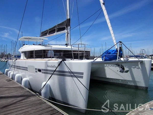 Lagoon 450 - Yacht Charter Sailica
