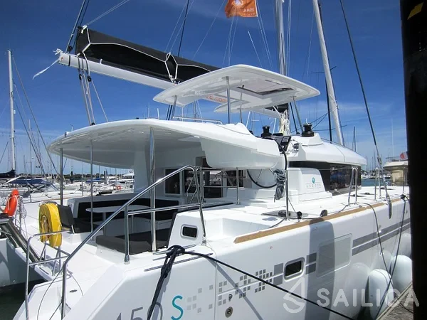 Lagoon 450 - Yacht Charter Sailica