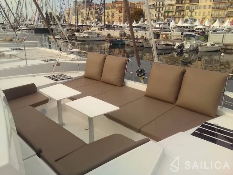 Bali 4.1 - 4 + 1 cab. - Yacht Charter Sailica