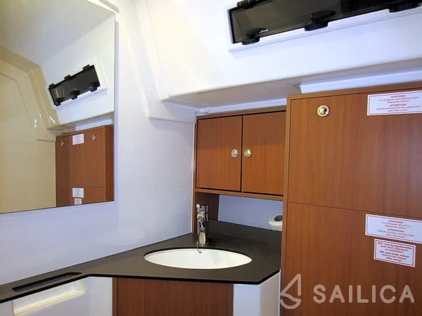 Bavaria 45 Cruiser - Yacht Charter Sailica