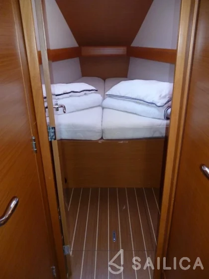 Sun Odyssey 439 - Yacht Charter Sailica