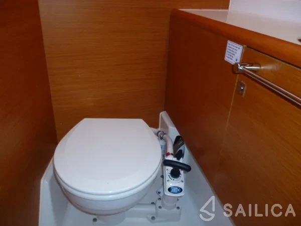 Sun Odyssey 439 - Yacht Charter Sailica