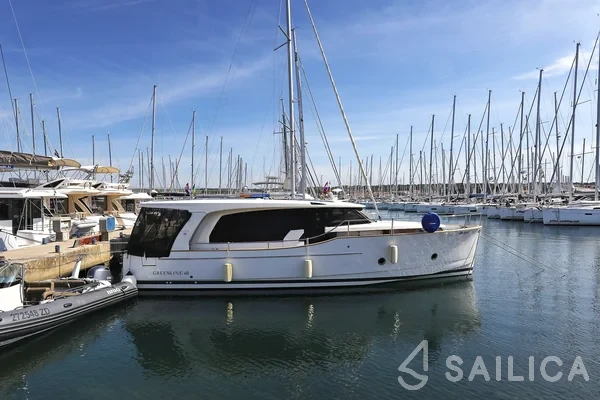 Greenline 40 - Yacht Charter Sailica