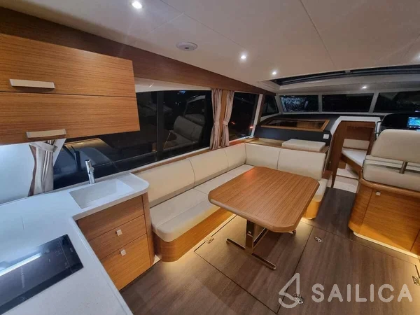 Greenline 40 - Yacht Charter Sailica