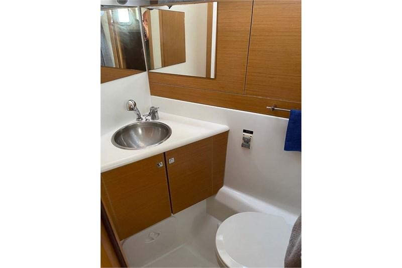 Jeanneau 53 - Yacht Charter Sailica
