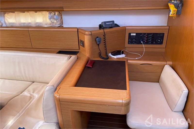 Jeanneau 53 - Yacht Charter Sailica
