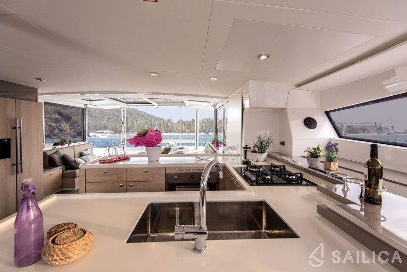 Bali 5.4. - Yacht Charter Sailica