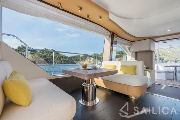 Azimut 60 - Yacht Charter Sailica