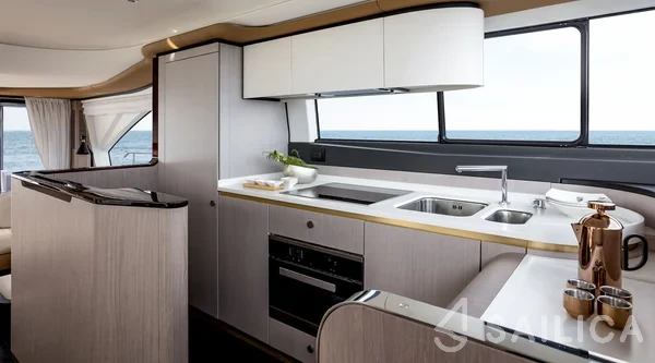 Azimut 60 - Yacht Charter Sailica