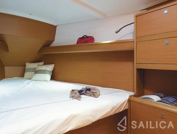 Sun Odyssey 389 - Yacht Charter Sailica