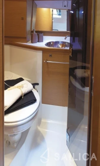 Sun Odyssey 389 - Yacht Charter Sailica