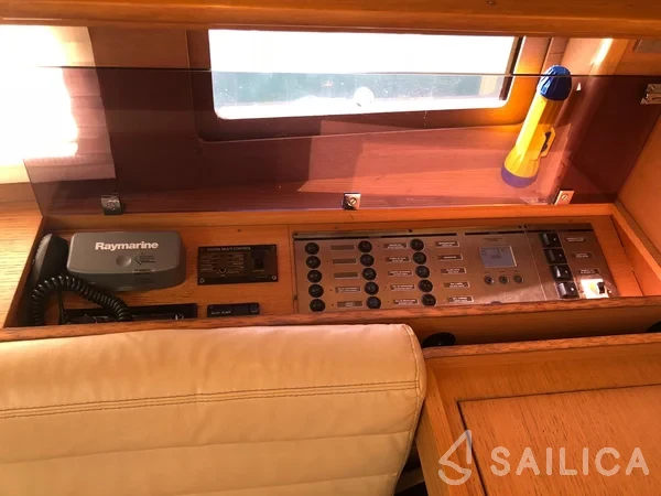 Dufour 500 GL - Yacht Charter Sailica