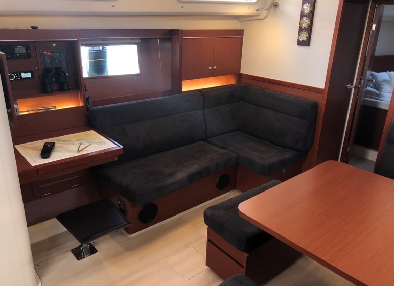 Hanse 455 - Yacht Charter Sailica