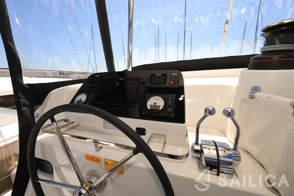 Lagoon 42 - Yacht Charter Sailica