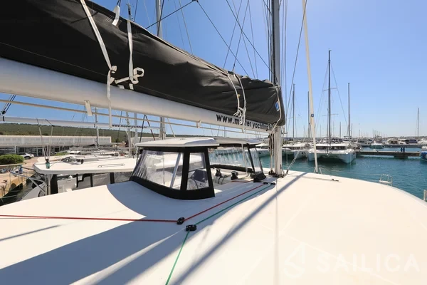 Lagoon 42 - Yacht Charter Sailica