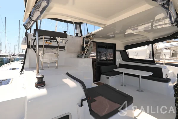 Lagoon 42 - Yacht Charter Sailica