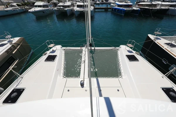 Lagoon 42 - Yacht Charter Sailica