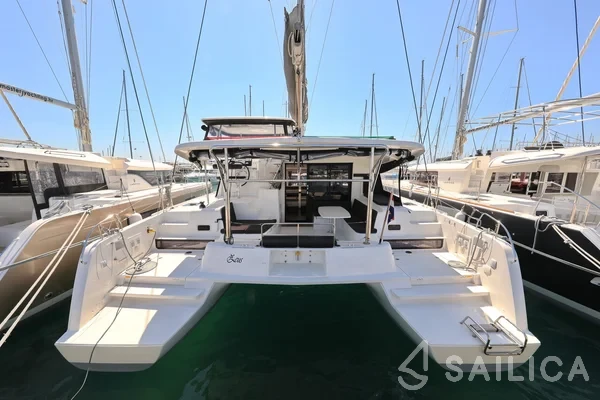 Lagoon 42 - Yacht Charter Sailica