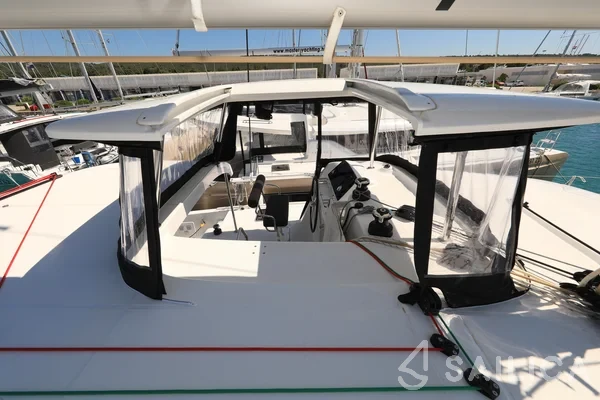 Lagoon 42 - Yacht Charter Sailica