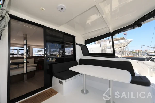 Lagoon 42 - Yacht Charter Sailica