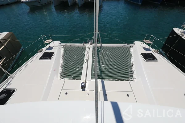 Lagoon 42 - Yacht Charter Sailica