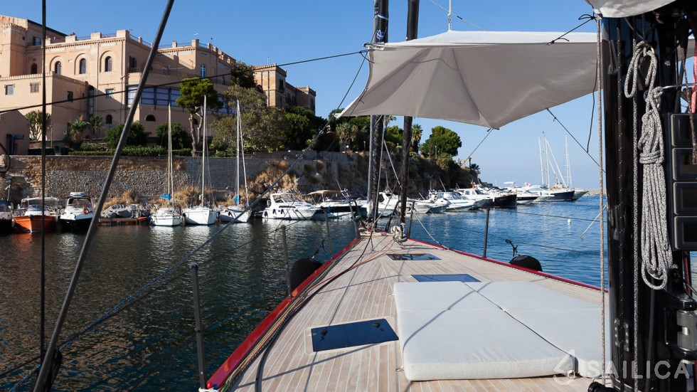 Vismara V71 - Yacht Charter Sailica