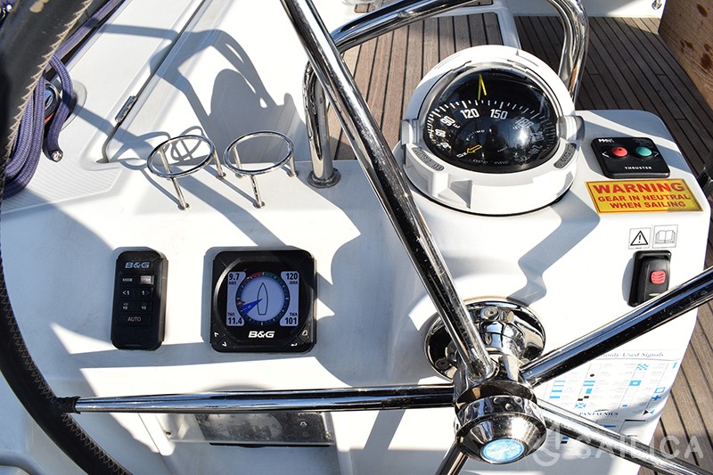 Oceanis 45 - Yacht Charter Sailica