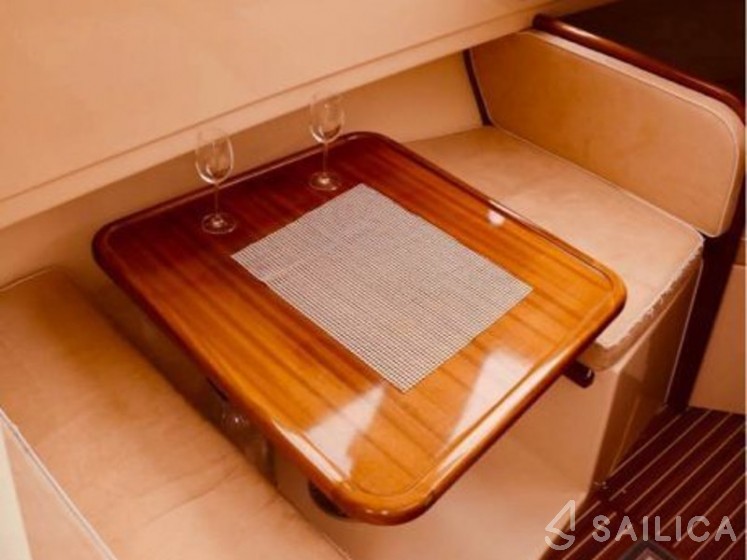 Damor 700 - Yacht Charter Sailica