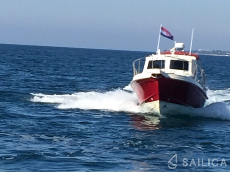 Damor 700 - Yacht Charter Sailica