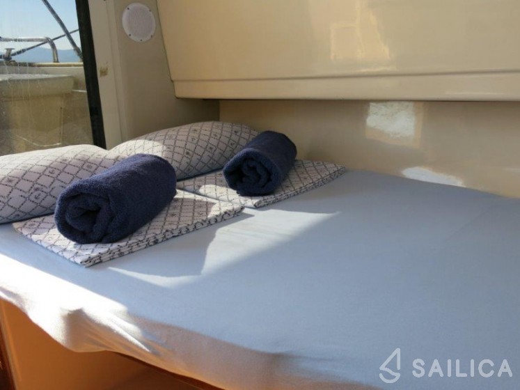 Damor 700 - Yacht Charter Sailica