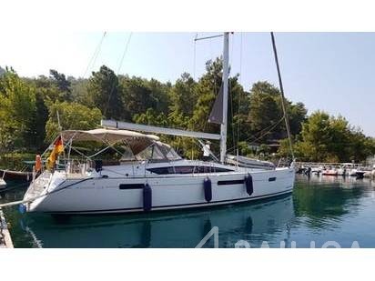 Jeanneau 53 - Yacht Charter Sailica