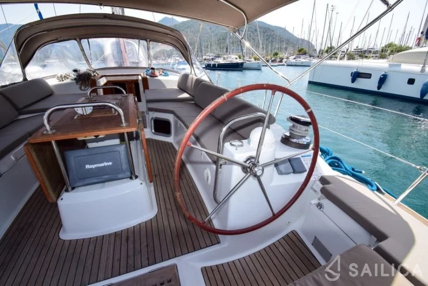 Jeanneau 53 - Yacht Charter Sailica